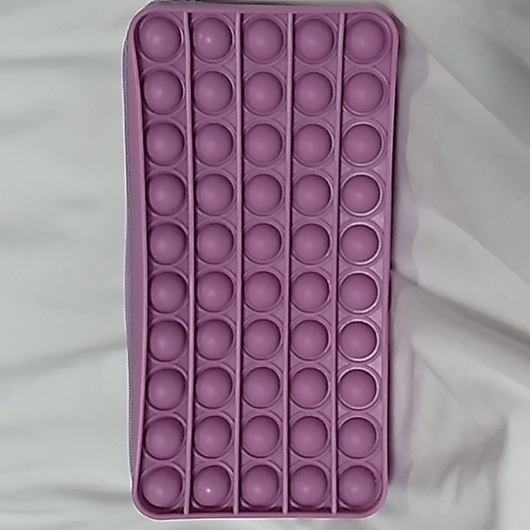 7.5 x 3.5 x 1.5 inches Purple Pop It  Case - Picture 1 of 4